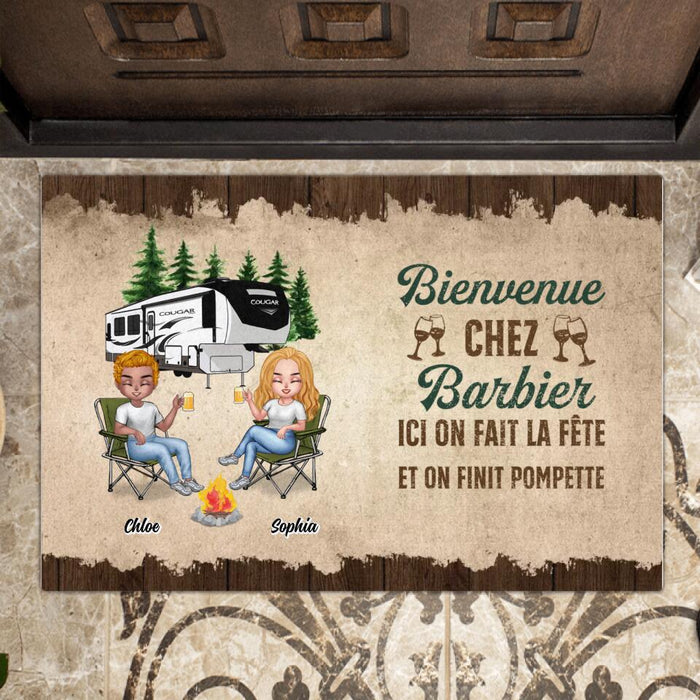 Personalized Camping Friends Doormat - Up to 7 People - Gift Idea For Friends/Camping Lover - Bienvenue Chez Barbier Ici On Fait La Fête Et On Finit Pompette