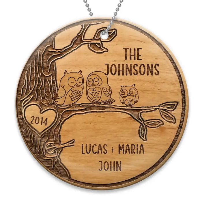 Personalized Couple Family Circle Wooden Ornament - Adult/Couple With Up to 7 Kids - Gift Idea For Owl/Bird/Squirrel Lover