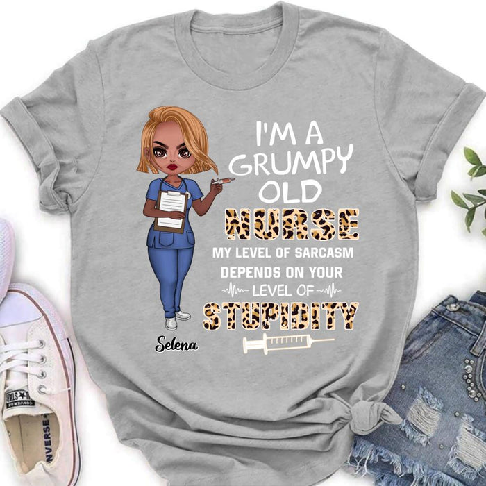 Personalized Grumpy Old Nurse Shirt/Pullover Hoodie - Gift Idea For Nurse - I'm A Grumpy Old Nurse