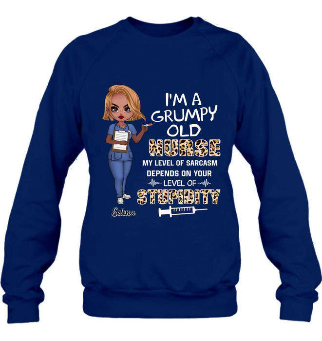 Personalized Grumpy Old Nurse Shirt/Pullover Hoodie - Gift Idea For Nurse - I'm A Grumpy Old Nurse