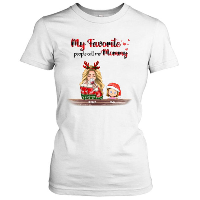 Personalized Mommy And Kids Xmas Sweatshirt/Hoodie/T-Shirt - Mom With Up to 5 Kids - Christmas Gift For Mom - T1IGHH