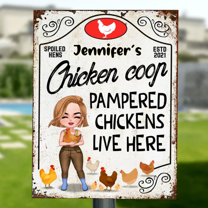 Personalized A Cute Chick And An Old Rooster Live Here Metal Sign - Chicken Coop Decor Gift For Couple/Chicken Lover