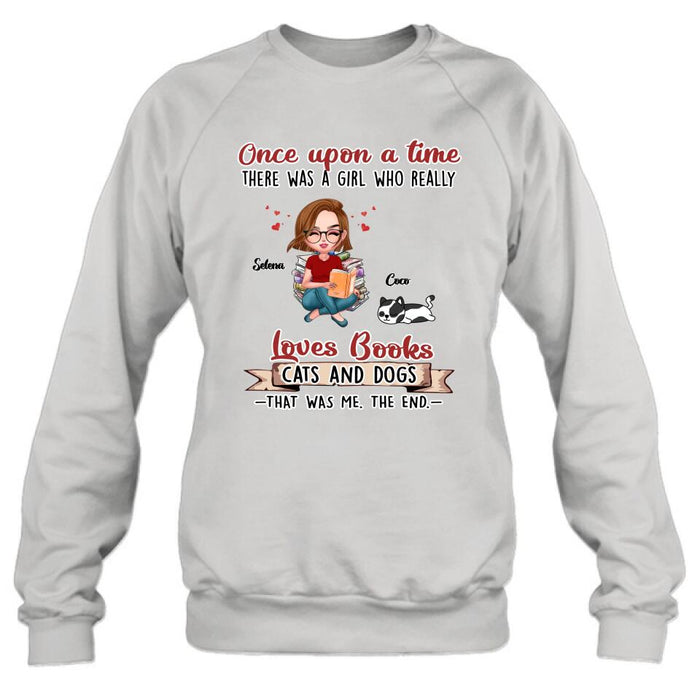 Personalized Reading Girl Shirt/Pullover Hoodie/Sweatshirt/Long Sleeve - Girl With Up to 4 Pets - Gift Idea For Book/Cat/Dog Lover - Loves Books, Cats And Dogs That Was Me