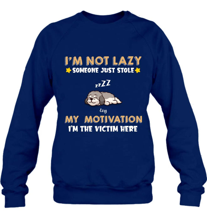 Personalized I'm Not Lazy Pet Shirt/Pullover Hoodie - Up to 6 Pets - Gift Idea For Dog/Cat Lover - I'm Not Lazy, Someone Just Stole My Motivation, I'm The Victim Here