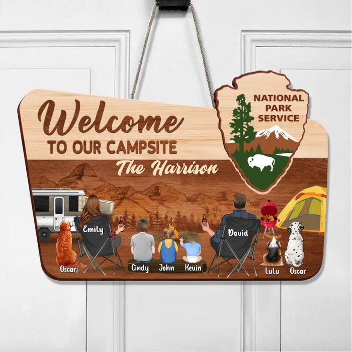 Personalized Camping Wooden Sign - Couple/Parents With Up to 3 Kids And 3 Pets - Gift Idea For Family/Camping/Dog/Cat Lover - Welcome To Our Campsite