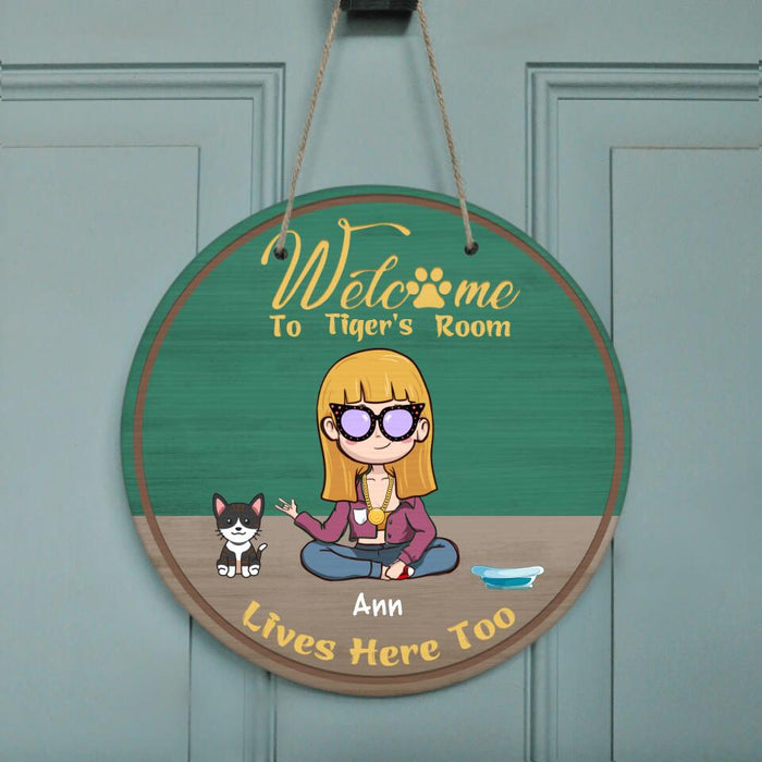 Personalized Pets Door Sign - Mom/Dad and Up to 5 Pets - Gift Idea For Pet Mom/Dad - TBW6CP