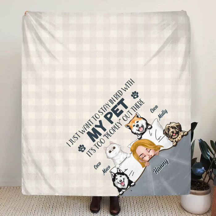Personalized Pet Mom Fleece Throw Blanket - Mother's Day Gift For Dog Mom/Cat Mom - Up to 4 Pets - I Just Want To Stay In Bed With My Pet