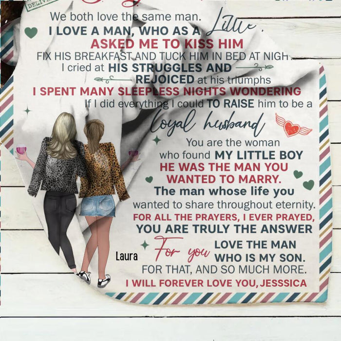 Personalized To My Daughter-In-Law Fleece Throw Blanket/Quilt - Gift For Daughter-In-Law From Mom - We Both Love The Same Man