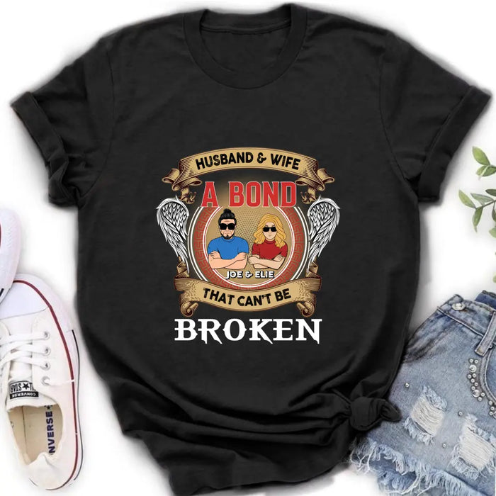 Personalized Couple Shirt/Long sleeve/Sweatshirt/Hoodie - Gift Idea For Couple/Mother's Day/Father's Day - Husband And Wife A Bond That Can't Be Broken