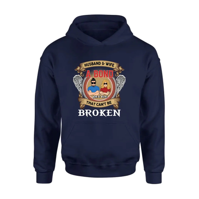 Personalized Couple Shirt/Long sleeve/Sweatshirt/Hoodie - Gift Idea For Couple/Mother's Day/Father's Day - Husband And Wife A Bond That Can't Be Broken