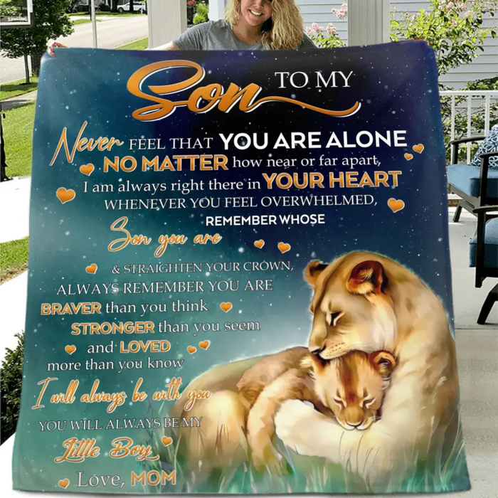 Personalized Mom Fleece Throw Blanket/Quilt - Gift Idea From Mom To Son/Daughter - Never Feel That You Are Alone