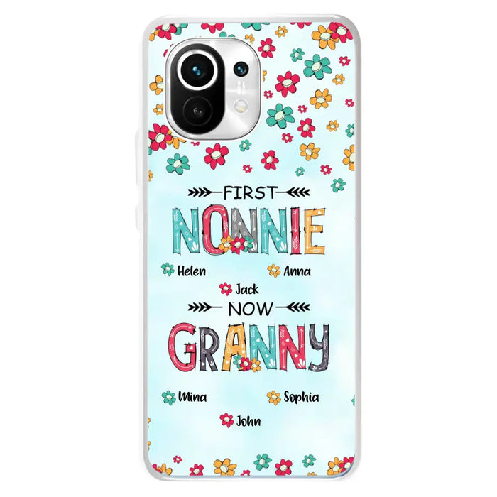 Personalized Grandma Phone Case - Up to 4 Kids And 8 Grandkids - Mother's Day Gift Idea for Grandma - First Mom Now Nana Kid And Grandkids Flower Pattern - Cases For Xiaomi/ Oppo/ Huawei