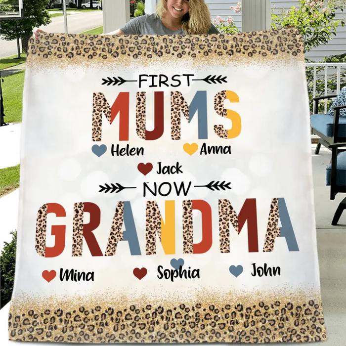 Personalized Grandma Fleece Throw Blanket/Quilt - Up to 4 Kids And 8 Grandkids - Mother's Day Gift Idea for Grandma - First Mom Now Nana Kid And Grandkids