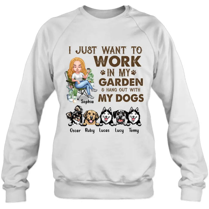 Personalized Garden Shirt/Hoodie - Up to 5 Pets - Funny Gardening Gift For Dog/Cat Lover - I Just Want To Work In My Garden & Hang Out With My Dogs