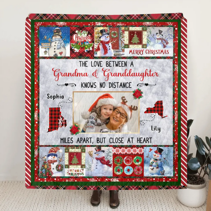 Personalized Upload Photo Fleece Throw Blanket/Quilt - Gift Idea For Grandma/Kid - The Love Between A Grandma & Granddaughter Knows No Distance