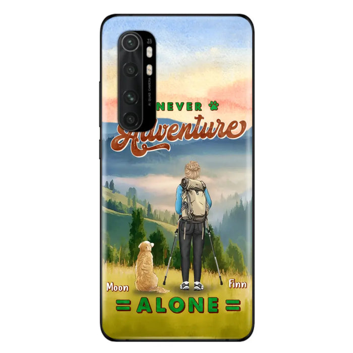 Personalized Solo Hiking With Dogs Phone Case - Woman/Man With Up to 4 Dogs - Gift Idea For Hiking Lovers - Cases For Oppo, Xiaomi And Huawei