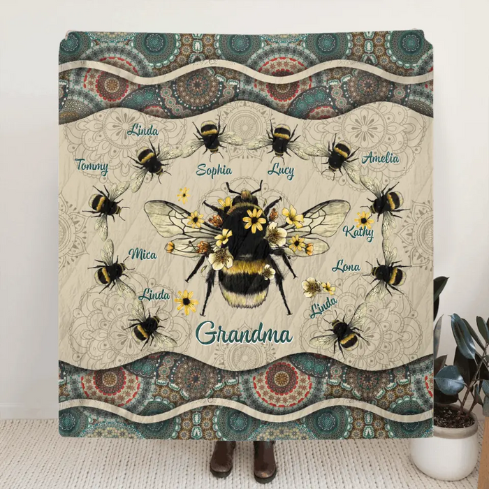 Personalized Grandma Bee Quilt/Fleece Throw Blanket  - Gift Idea For Grandma - Up to 10 Bees