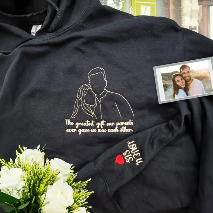 Personalized Embroidered Sweatshirt - Gift Idea for Valentin's Day/Mother's Day/Father's Day