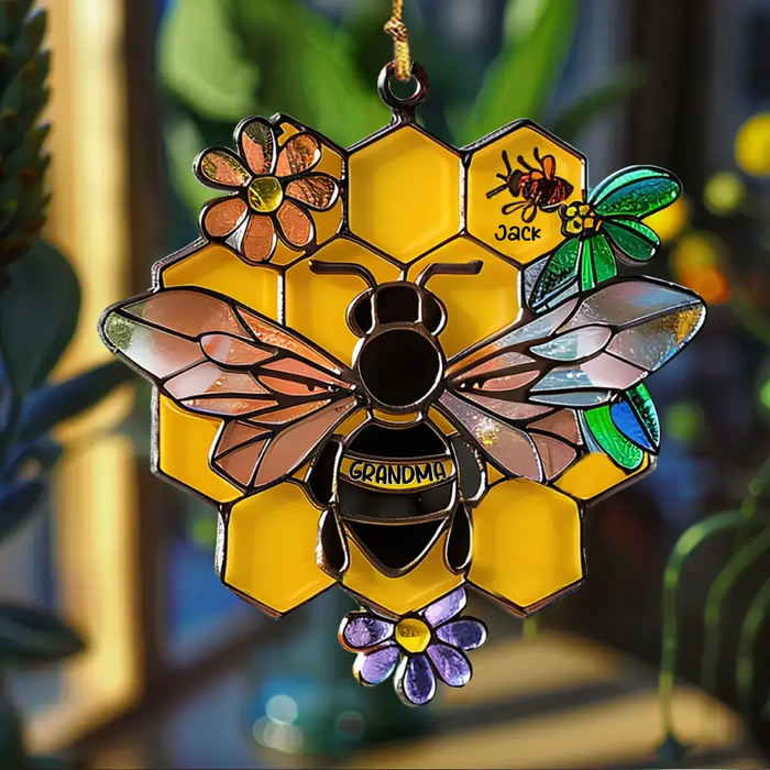 Personalized Bee Acrylic Ornament - Up to 4 Kids - Gift Idea for Grandma