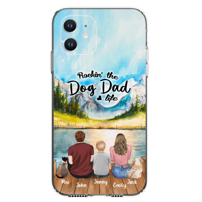 Personalized Pet Couple Phone Case - Parent With 1 Kid And 2 Pets - Case For iPhone And Samsung