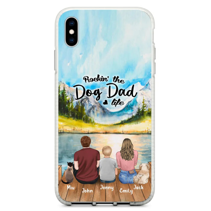 Personalized Pet Couple Phone Case - Parent With 1 Kid And 2 Pets - Case For iPhone And Samsung