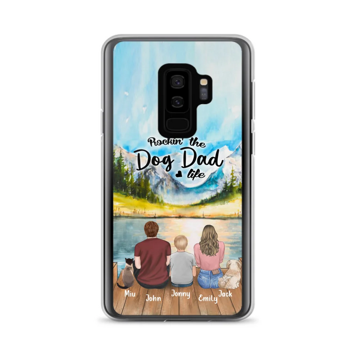 Personalized Pet Couple Phone Case - Parent With 1 Kid And 2 Pets - Case For iPhone And Samsung