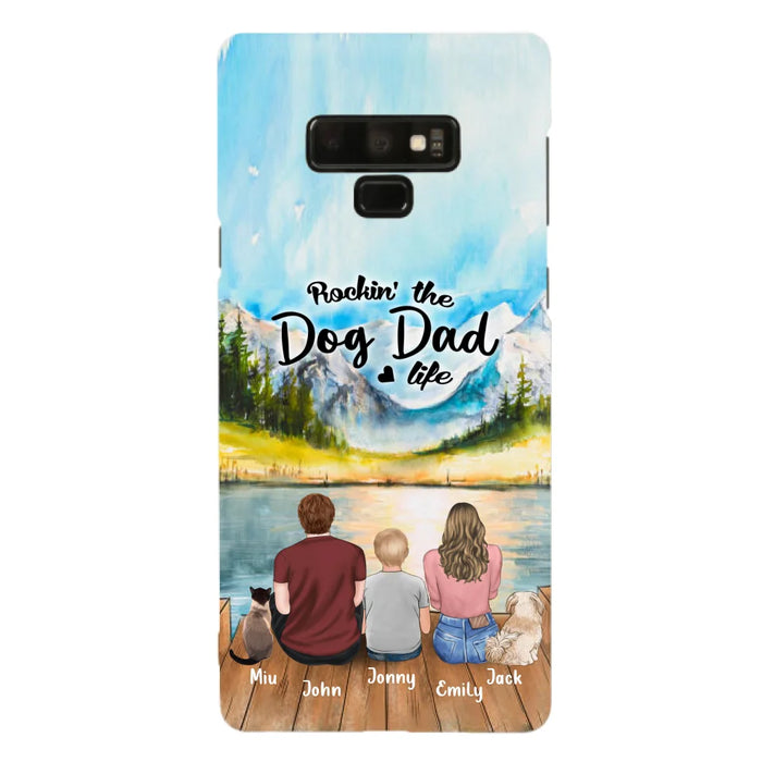 Personalized Pet Couple Phone Case - Parent With 1 Kid And 2 Pets - Case For iPhone And Samsung