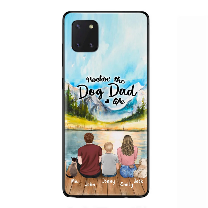 Personalized Pet Couple Phone Case - Parent With 1 Kid And 2 Pets - Case For iPhone And Samsung