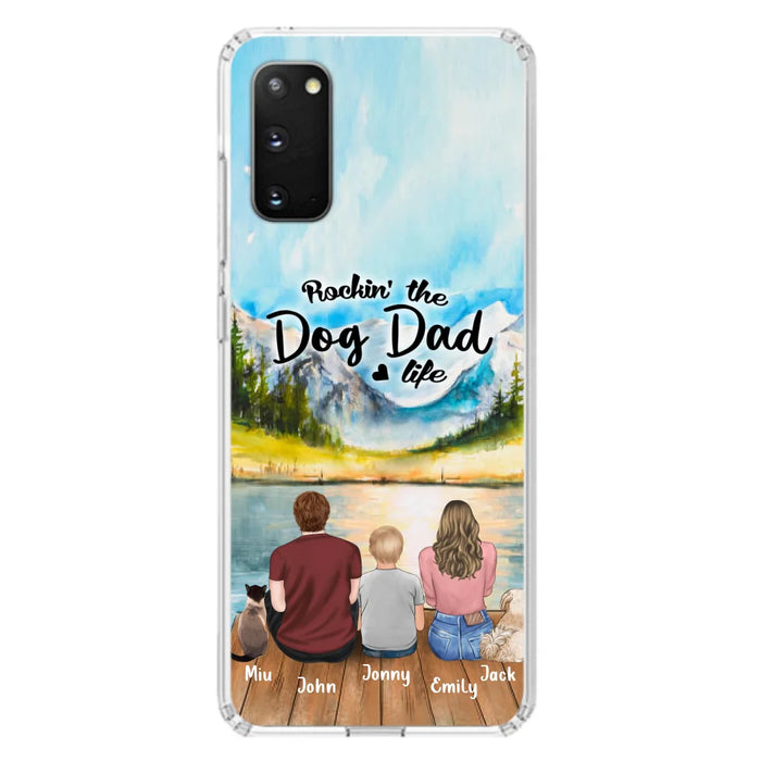 Personalized Pet Couple Phone Case - Parent With 1 Kid And 2 Pets - Case For iPhone And Samsung