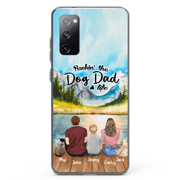 Personalized Pet Couple Phone Case - Parent With 1 Kid And 2 Pets - Case For iPhone And Samsung