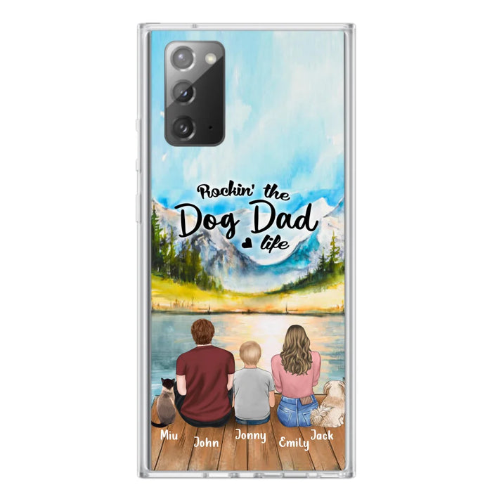 Personalized Pet Couple Phone Case - Parent With 1 Kid And 2 Pets - Case For iPhone And Samsung