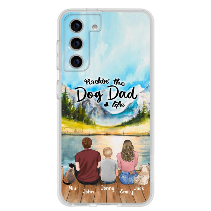 Personalized Pet Couple Phone Case - Parent With 1 Kid And 2 Pets - Case For iPhone And Samsung