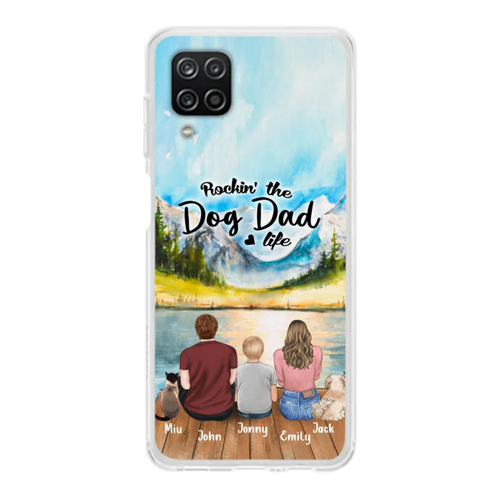 Personalized Pet Couple Phone Case - Parent With 1 Kid And 2 Pets - Case For iPhone And Samsung