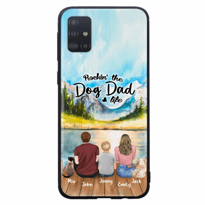 Personalized Pet Couple Phone Case - Parent With 1 Kid And 2 Pets - Case For iPhone And Samsung