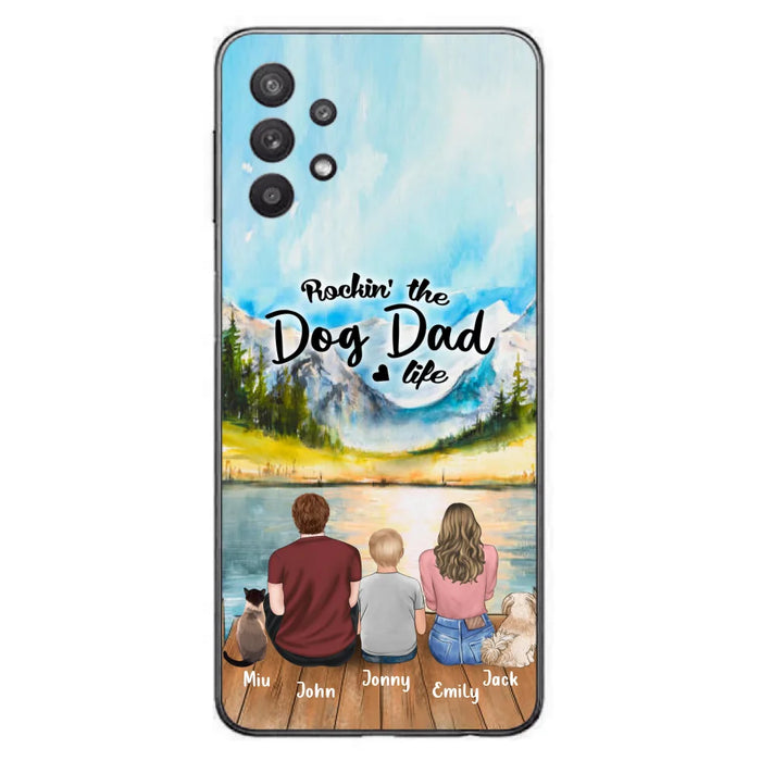 Personalized Pet Couple Phone Case - Parent With 1 Kid And 2 Pets - Case For iPhone And Samsung