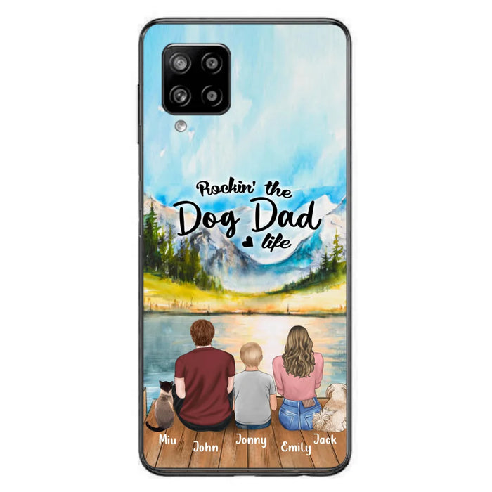 Personalized Pet Couple Phone Case - Parent With 1 Kid And 2 Pets - Case For iPhone And Samsung