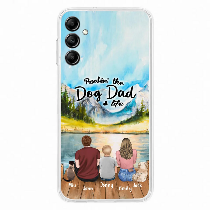 Personalized Pet Couple Phone Case - Parent With 1 Kid And 2 Pets - Case For iPhone And Samsung