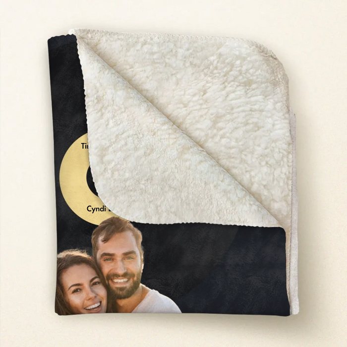 Personalized Couple Blanket – Custom Vinyl Record, Song Lyrics, Names & Special Date – Cozy Romantic Gift for Him or Her
